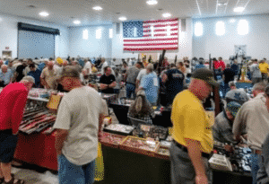 Don’s Fabulous Crystal River Gun Show 2019 Crowd inside
